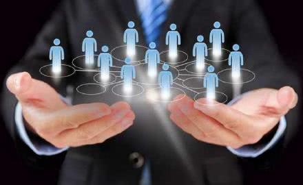 勞務(wù)派遣出了工傷誰負(fù)責(zé)？